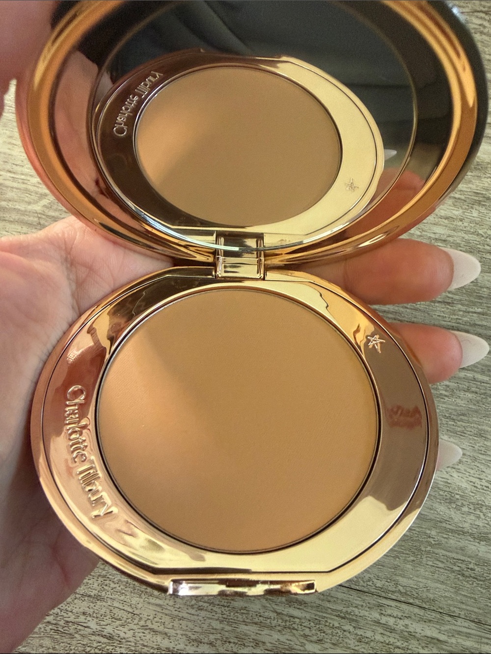 Charlotte Tilbury Matte Bronzer – 3 Tan